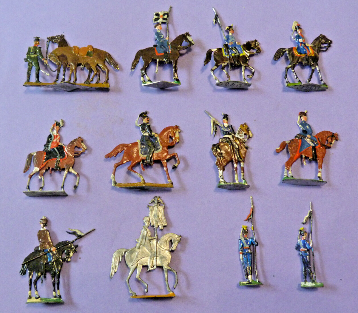 Figurines étain Lot De 10 Figurines D'Étain (Zinnfiguren) HEINRICHSEN - Cavaliers Divers Pays - Époque Second Empire - Occasion Zinnfiguren Cavalerie Divers Pays