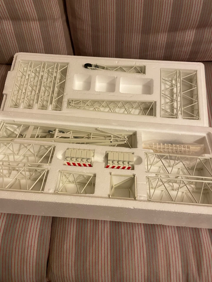 Conrad 2098/0 TEREX DEMAG AC 500-1 Teleskopkran SSL Class 1:50 Crane Auto Kran - Immagine 2 di 3