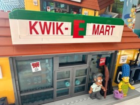 Authentic LEGO The Simpsons: Kwik-E-Mart (71016)