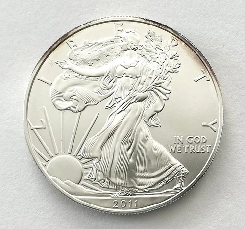 2011 1 OZ   Uncirculated  BU.  SILVER AMERICAN EAGLE DOLLAR COIN