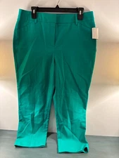 Chico's So Slimming Crop Pants Women's Size 1.5 Green Stretch Pull On