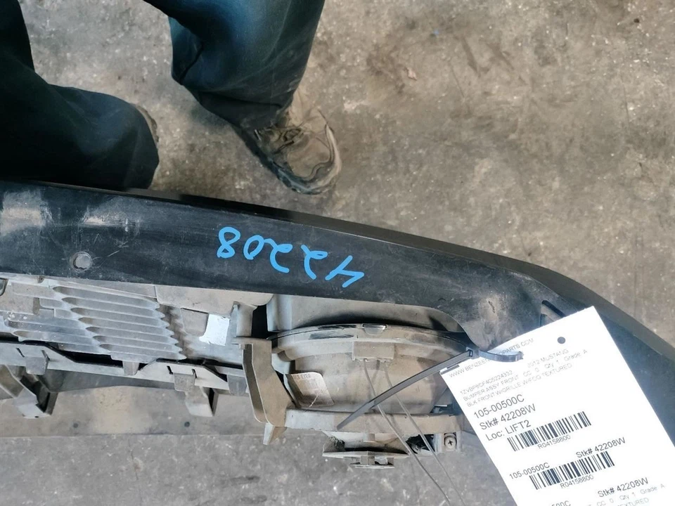 BLUE FRONT BUMPER ASSEMBLY 2010-2012 FORD MUSTANG Foto 2 de 4