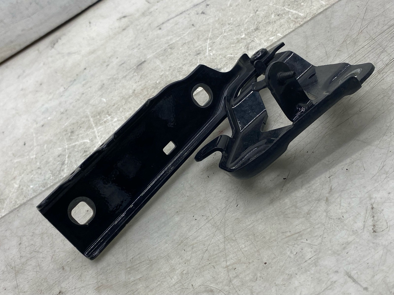 2016-2020 BENTLEY BENTAYGA OEM RH LH RIGHT LEFT HOOD HINGE SET BELUGA (A1A1)