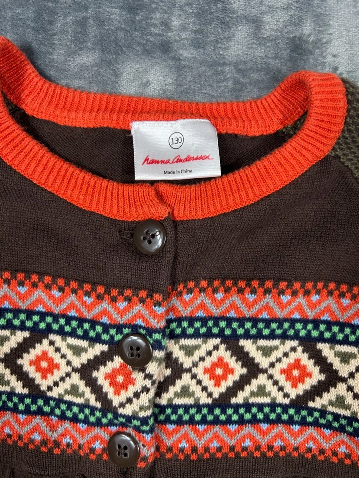 Cardigã Hanna Andersson Nordic Fair Isle 3 botões meninas 130cm EUA 8 marrom laranja - Imagem 2 de 4