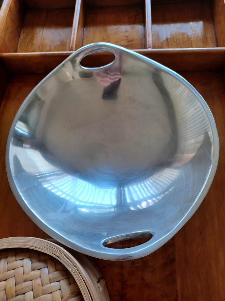 Tigela rasa de metal MCM Nambe 10 com alças 11,5” x 12,25” RARA - Imagem 2 de 4