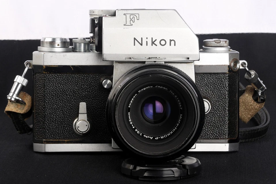 Nikon F 35mm Pro Film SLR c/w Photomic Finder, Nikkor 55/3.5 Macro Lens Kit - Image 4 of 4