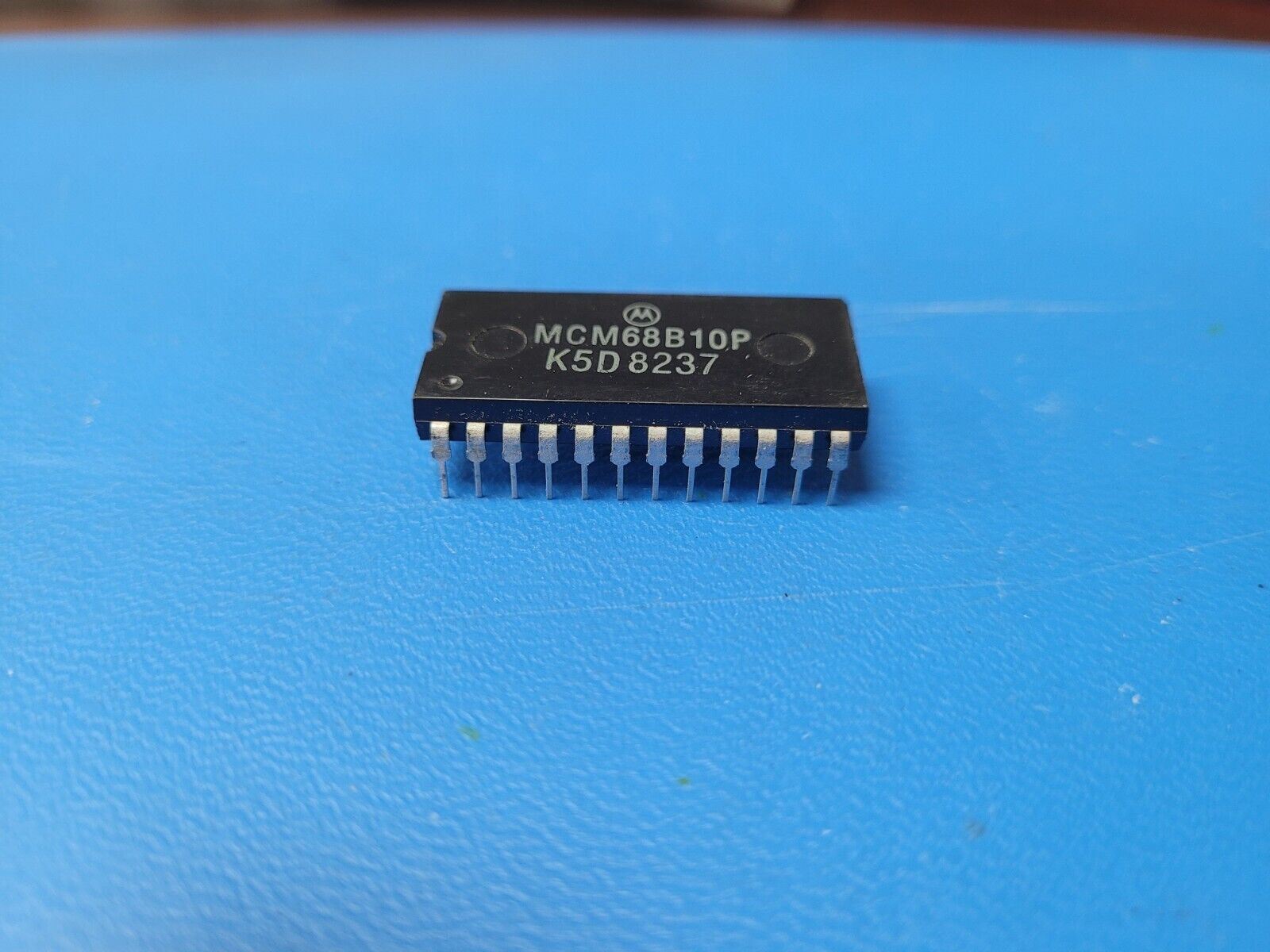 1-pc-mcm68b10p-mot-standard-sram-128x8-250ns-nmos-pdip24-ebay