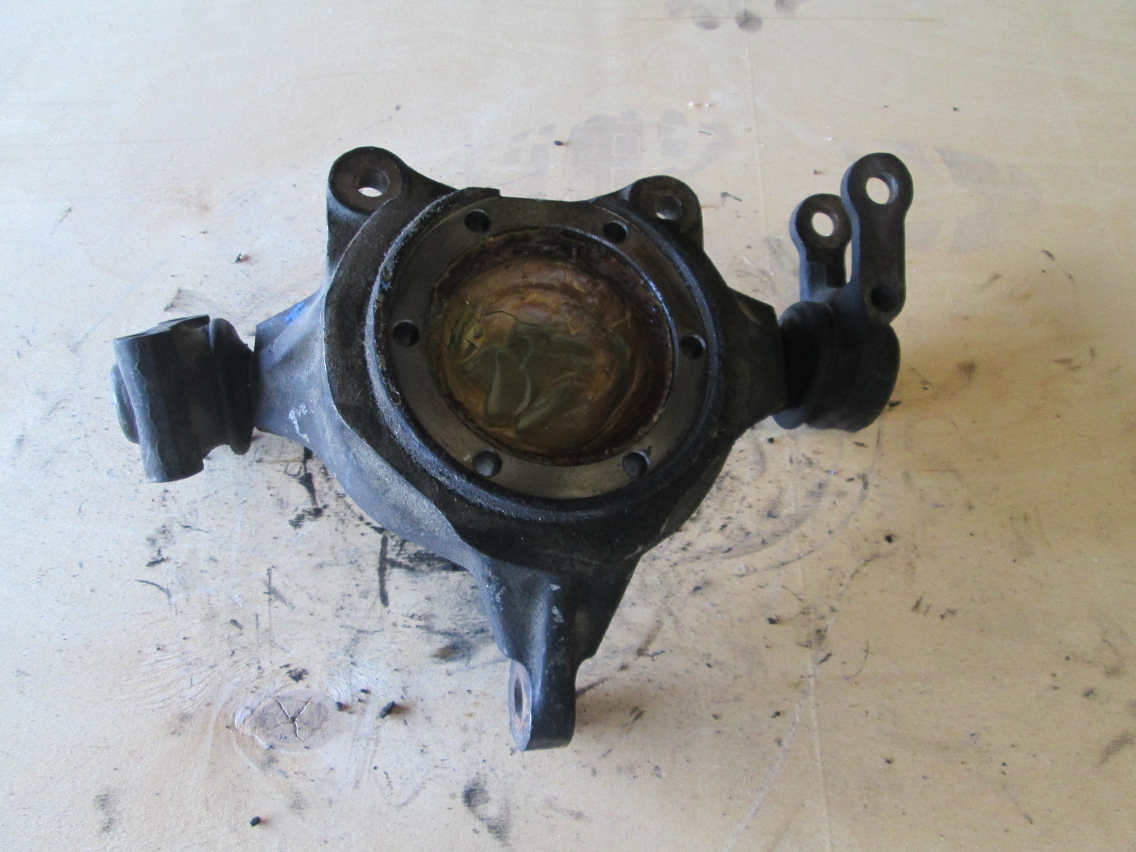 Ferrari Mondial 1983 LH Front Hub  / Knuckle / Spindle (B)  # 117188