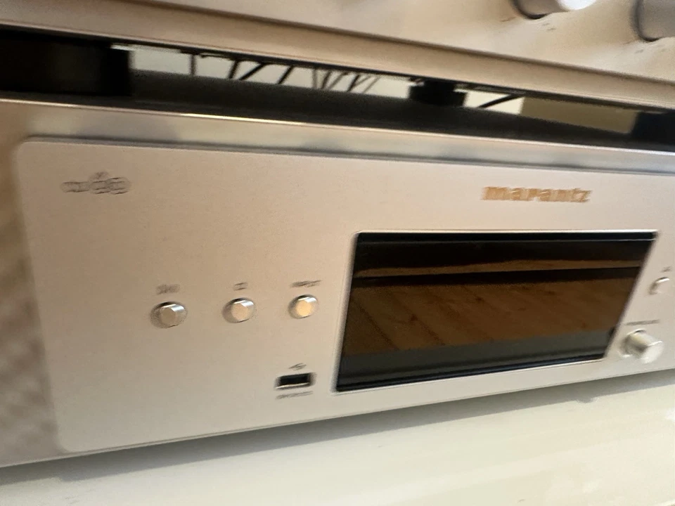 Marantz CD-60 silberner CD-Spieler in neuwertigen Zustand  - Bild 2 von 4