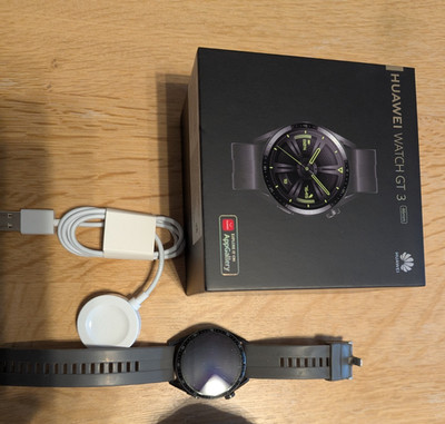 Huawei Watch GT 3 46 mm Edelstahlgehäuse mit Sportarmband - Schwarz (Bluetooth)