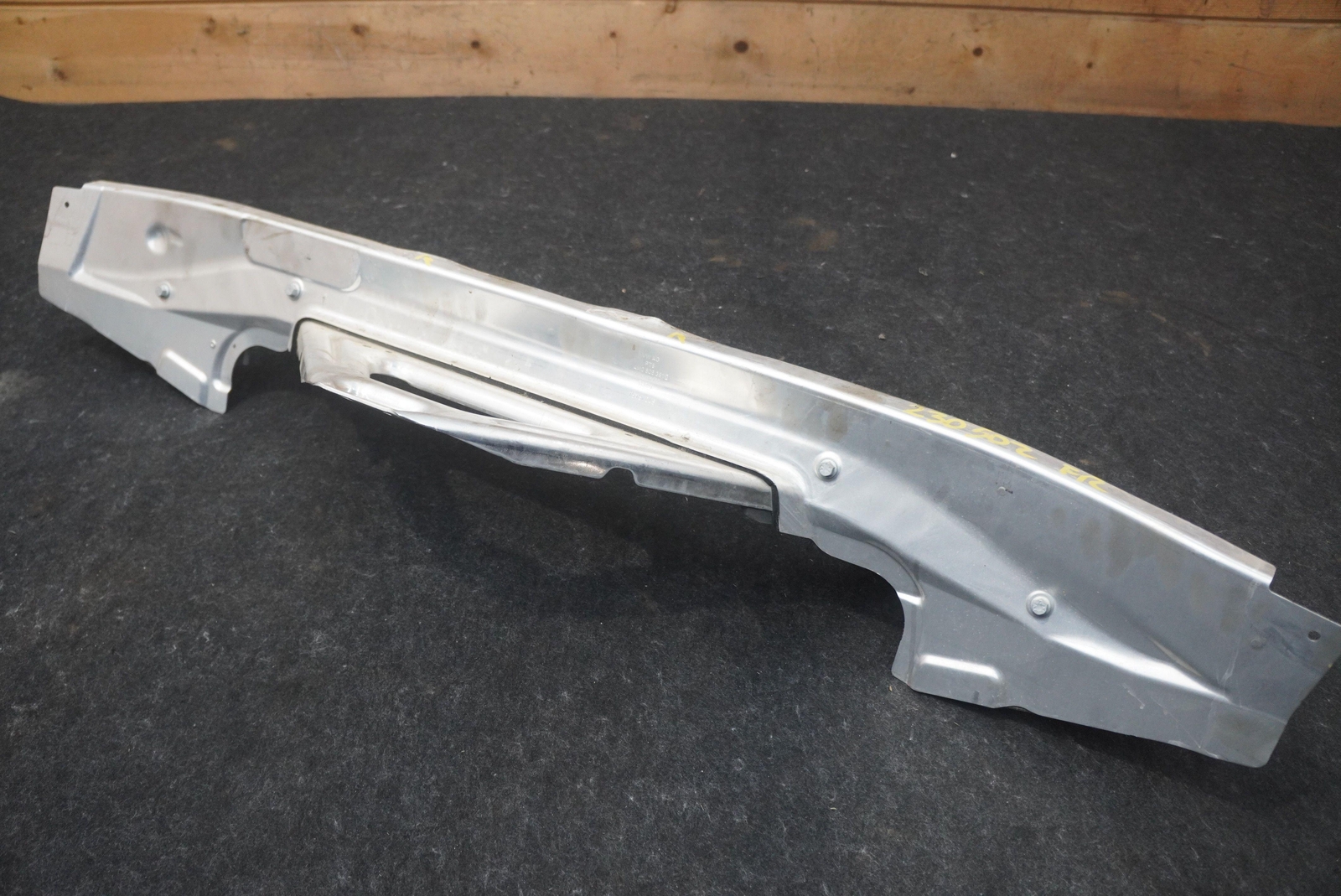 Front Strut Brace Radiator Support Crossmember 4M0806391D Lamborghini Urus *Note