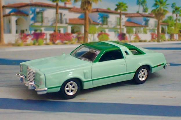 1/64　グリーンライト　チェイス FORD THUNDERBIRD 1/64 グリーンライト チェイス FORD THUNDERBIRD 1:64