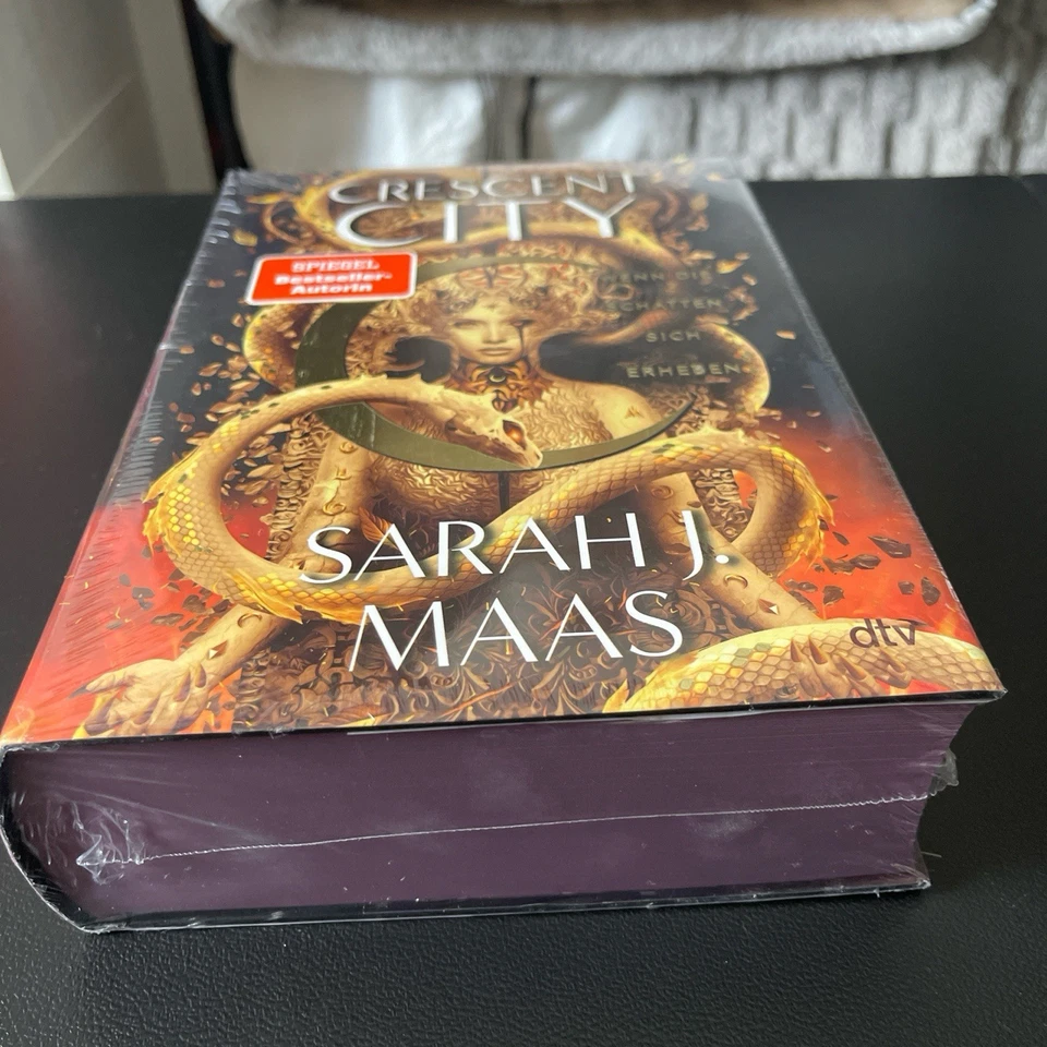 Crescent City GERMAN Edition Sprayed Edges By Sarah J. Maas - Image 4 of 4