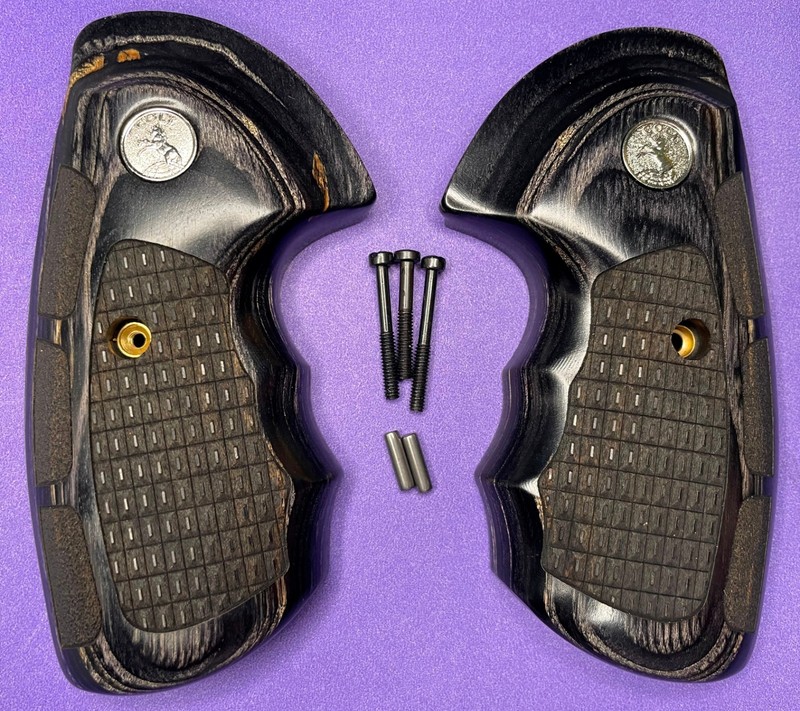 Altamont Wood Grips - COLT Python FG Super Blackwood Crocback Stipple Silver Med