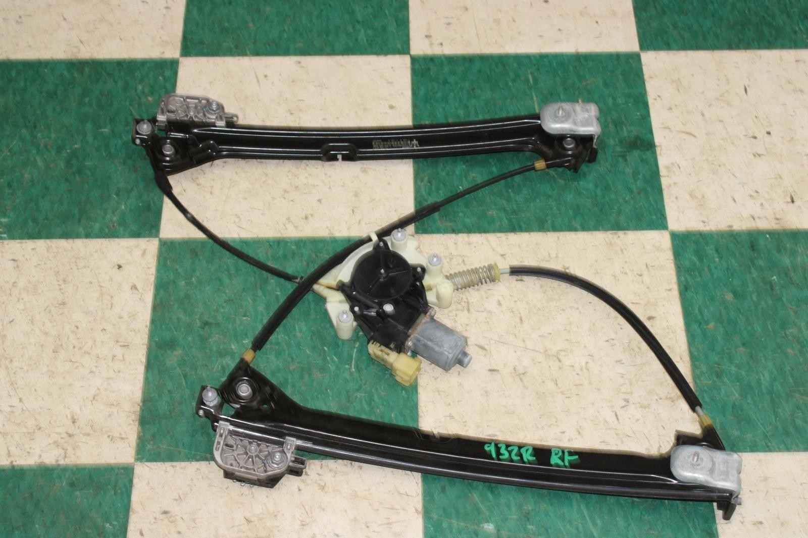 Maserati Ghibli 2014-2022 Front Right Window regulator