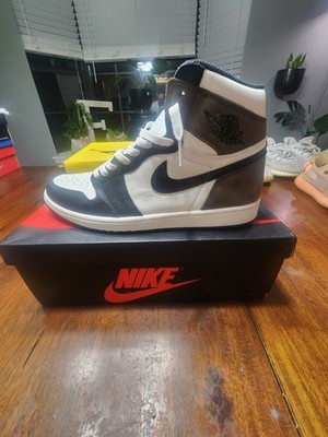 Nike Air Jordan 1 Retro High OG Dark Mocha Black White High Top Men's Sneakers
