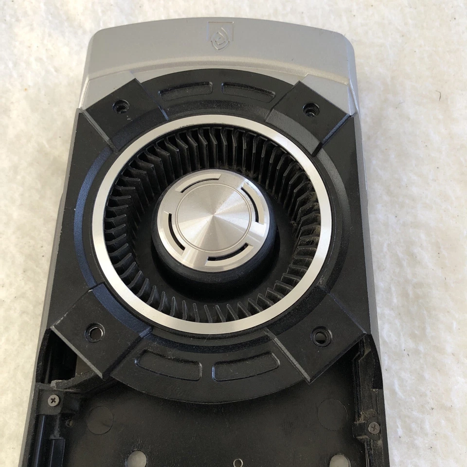 Tarjeta de gráficos NVIDIA GE FORCE GTX (solo montaje de ventilador) Foto 4 de 4