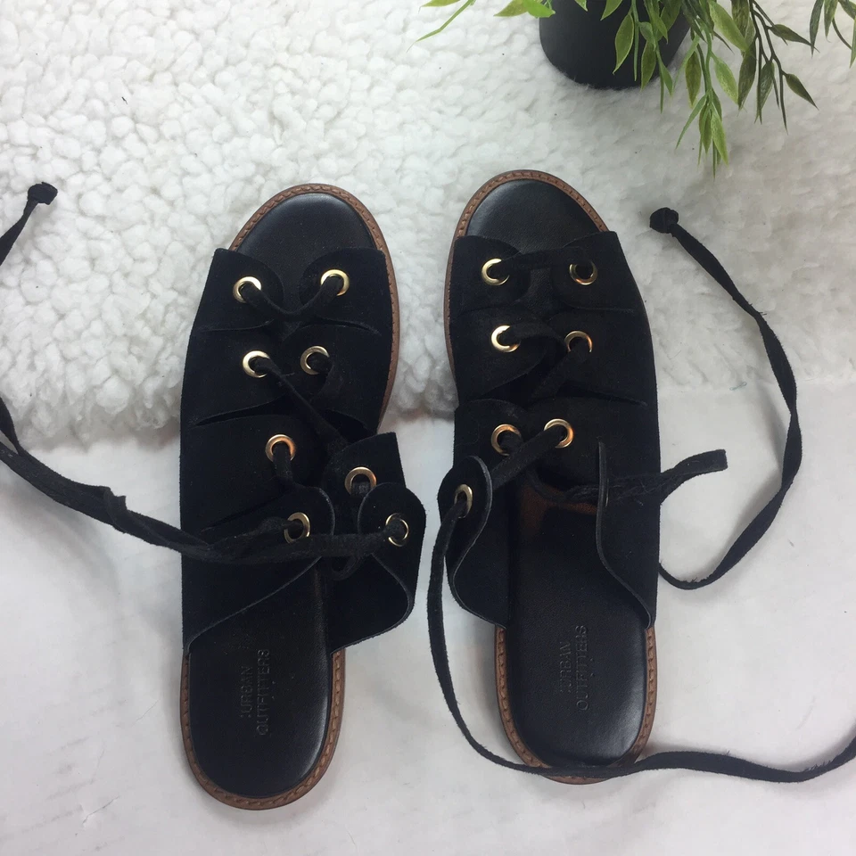 Urban Outfitters Sandals Women’s Size 9 Bonnie Lace-Up Black Suede Rivet Grecian - Image 4 of 4