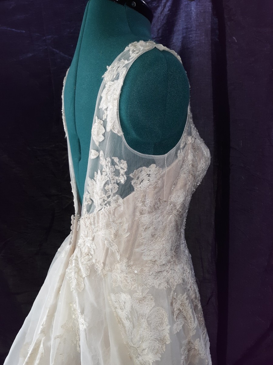 oleg cassini high neck tank lace wedding dress Oleg Cassini High Neck Tank Lace CWG658 Size 10 ~ Pockets
