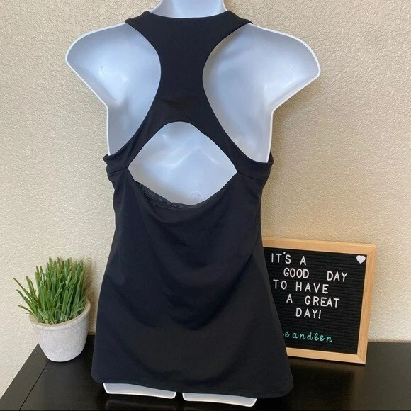 fabletics athletic keyhole cutout workout running gym training tank-top
