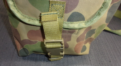 1997 AUSTRALIA AUSTRALIAN TACTICAL COMBAT MILITARY POUCH 8465-66