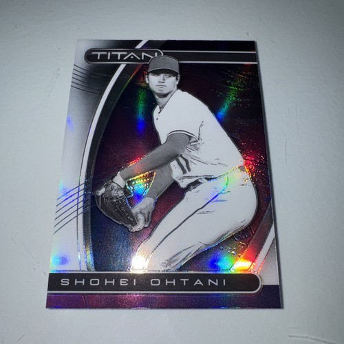 MINT 🔥🔥 SHARP ⚾️⚾️~ 2021 Panini Chronicles - Titan Shohei Ohtani #6 Holo Prizm