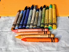 Crayola Crayons 16 Retired Colors; Peach, Gol...