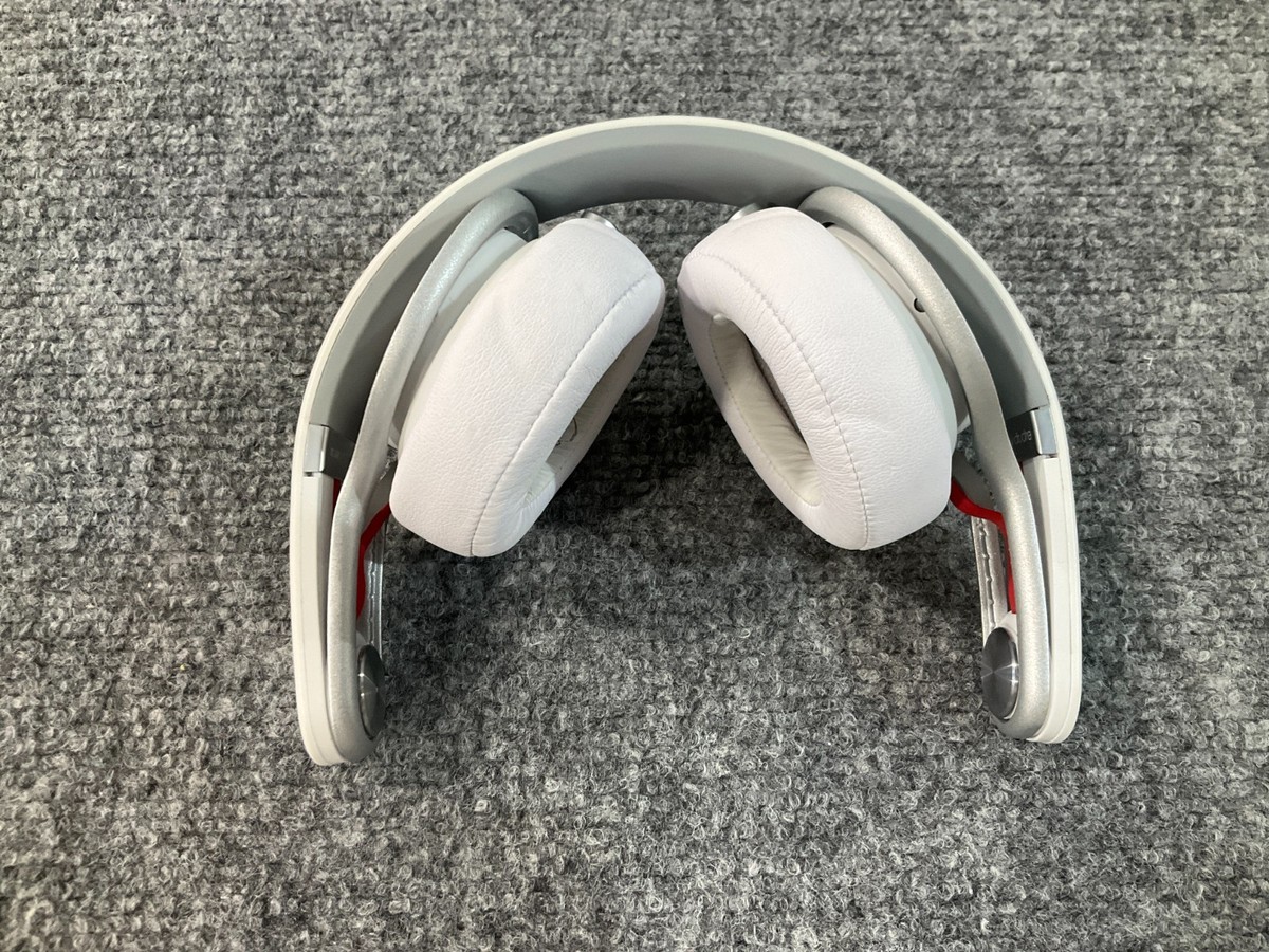 Apple Beats by Dr. Dre Mixr Lightweight DJ Headphones white