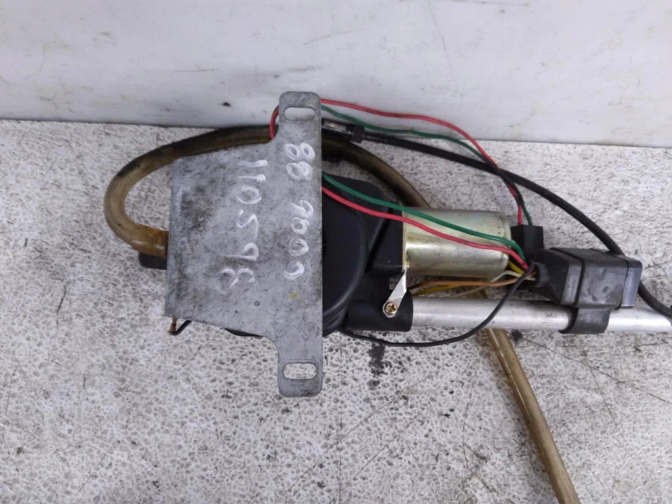 1986-1992 Saab 9000 Power Radio Antenna Assembly 0261909 - Image 2 of 4