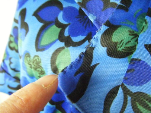 Vtg 60s Blue Green Floral Nylon Knitted Bow Dress-Bust 46/M-L, AS-IS - Picture 12 of 13