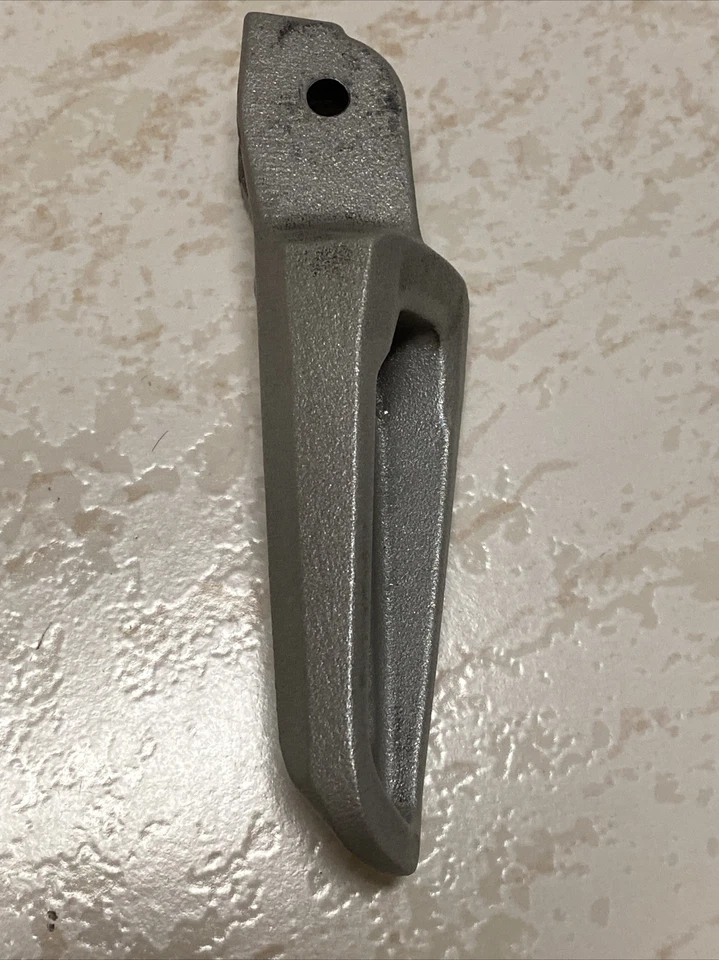 Ducati Monster 821 2015 reposapiés delantero derecho Foto 3 de 4