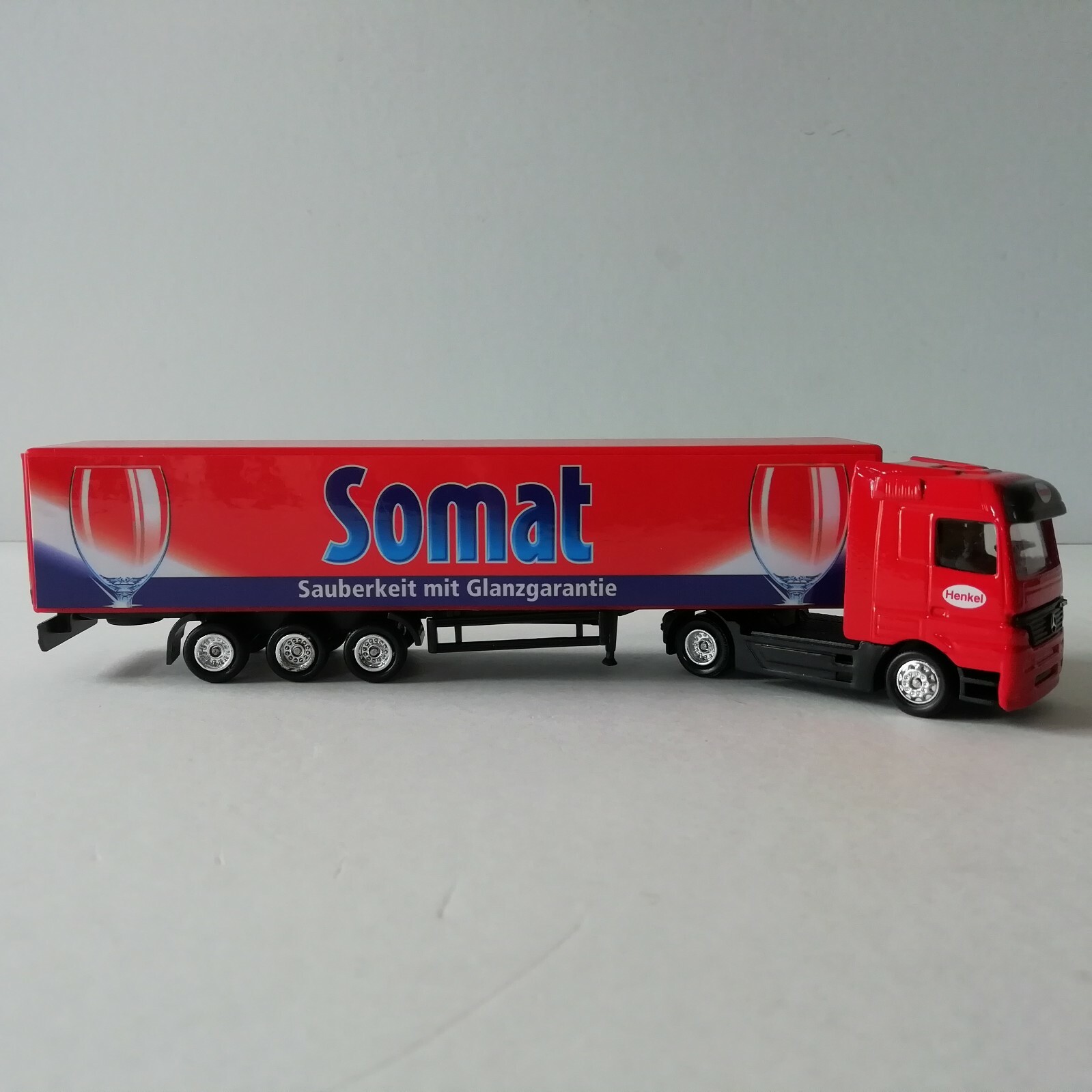 Maquette Ho CAMION PORTEUR Remorque HOLSTEN PILSENER HO