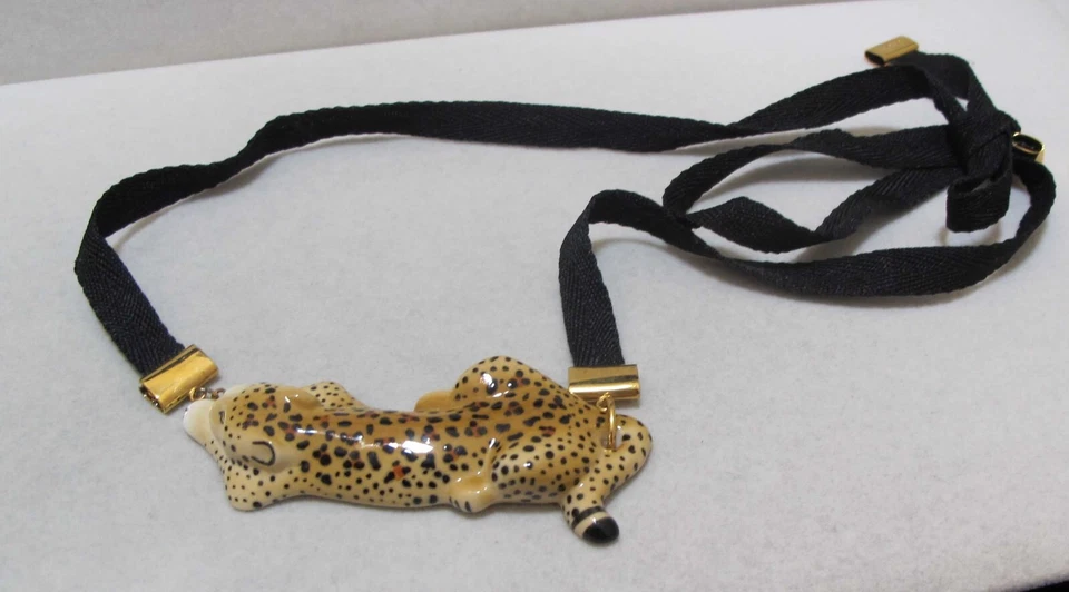 NACH BIJOUX Francia Porcelana Leopardo Colgante Cinta Negra Collar con Bolsa Foto 3 de 4