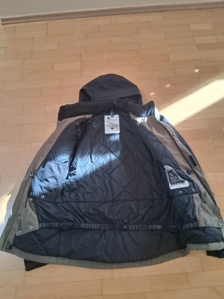 Protest Winter - Ski Jacke schwarz/olive Gr. Small - Bild 2 von 4