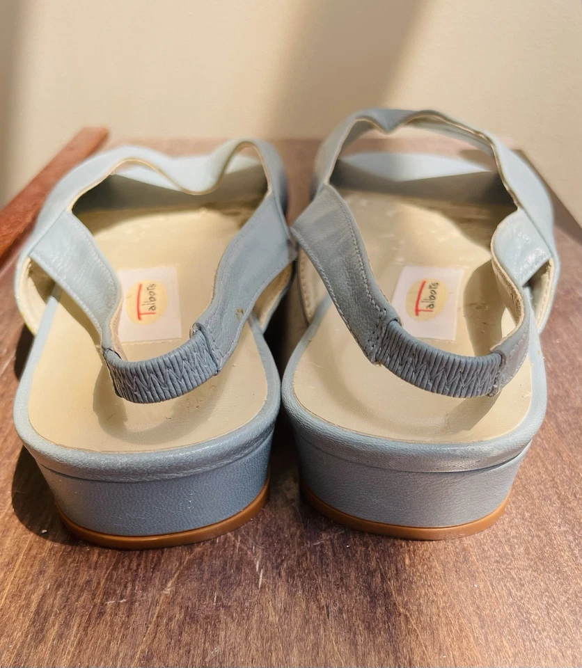 Sandalias Talbots de cuero genuino.Talla: 9,5 B. Hecho en España. Color Azul Turquesa Foto 2 de 4