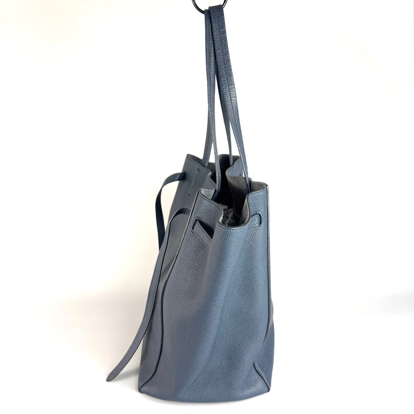 Borsa Celine Hippo Phantom piccola in pelle blu navy usata