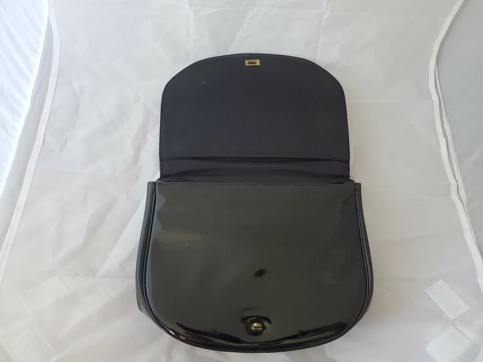 Cartera vintage Crown Lewis charol negro con mango de baquelita caramelo Foto 4 de 4