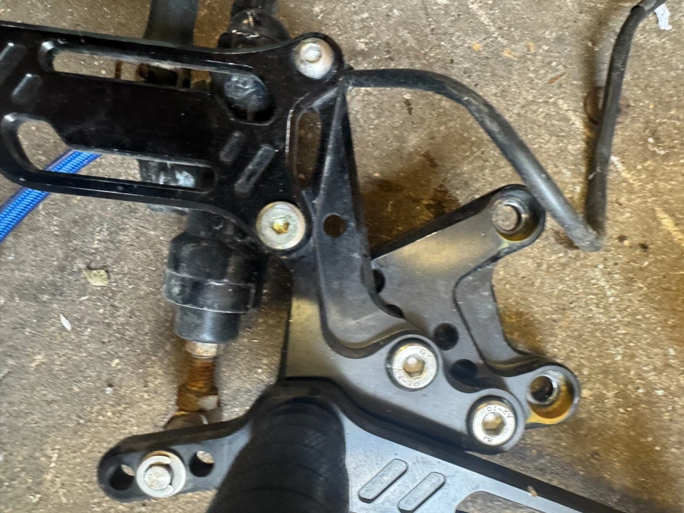 ⭐ FRENOS TRASEROS COMPLETOS KAWASAKI 1995-1998 ZZR1100 GPZ1100 1100CC ⭐ Foto 4 de 4