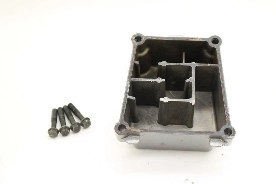 Suzuki GSXR1000 2006 cárter del motor cubierta respirador 11370-35F00 Foto 4 de 4