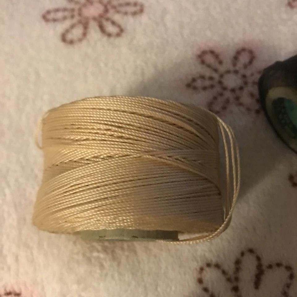 LOT Conso Heavy-Duty Nylon Hand Sewing Thread 2 oz Spool Beige + 1/2 Spool Brown - Image 4 of 4