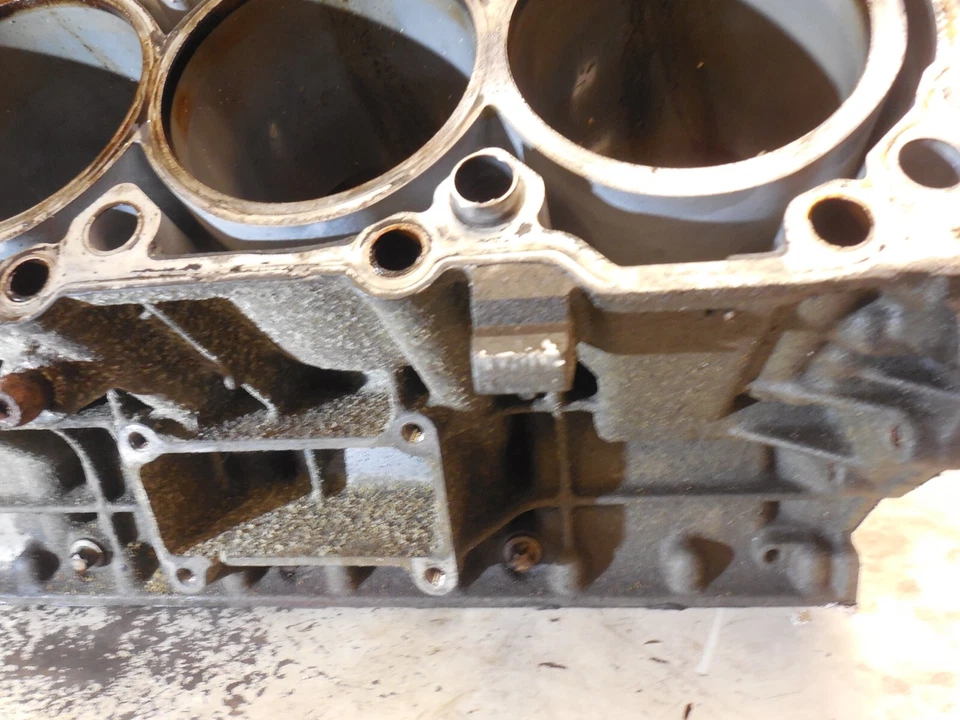 Bloque motor Mercedes Benz SL500 R230 2003-06 R1130108205 Foto 3 de 4