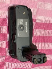NEEWER BG-E20 Battery Grip Compatible with Canon 5D Mark IV DSLR