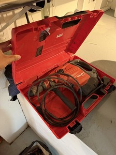 Hilti TE 70 AVR 120V SDS Max Corded Rotary Hammer Drill