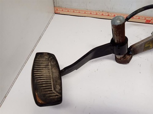 Power Adjustable Electronic Throttle Accelerator Pedal from 2004 F250SD 11048984 - Picture 3 of 12