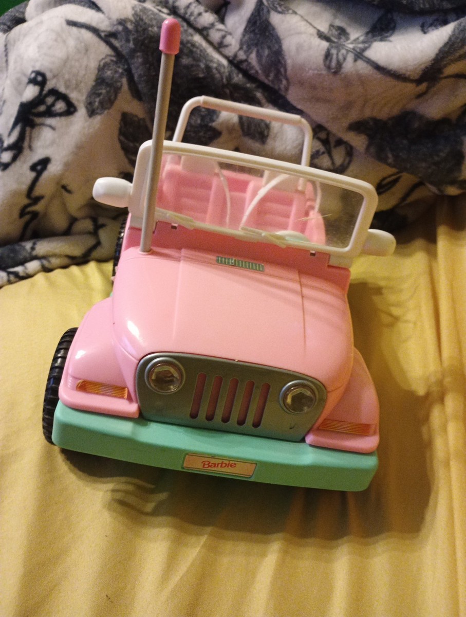 Barbie 1998 Vintage Pink with Turquoise trimmings Jeep Wrangler No 