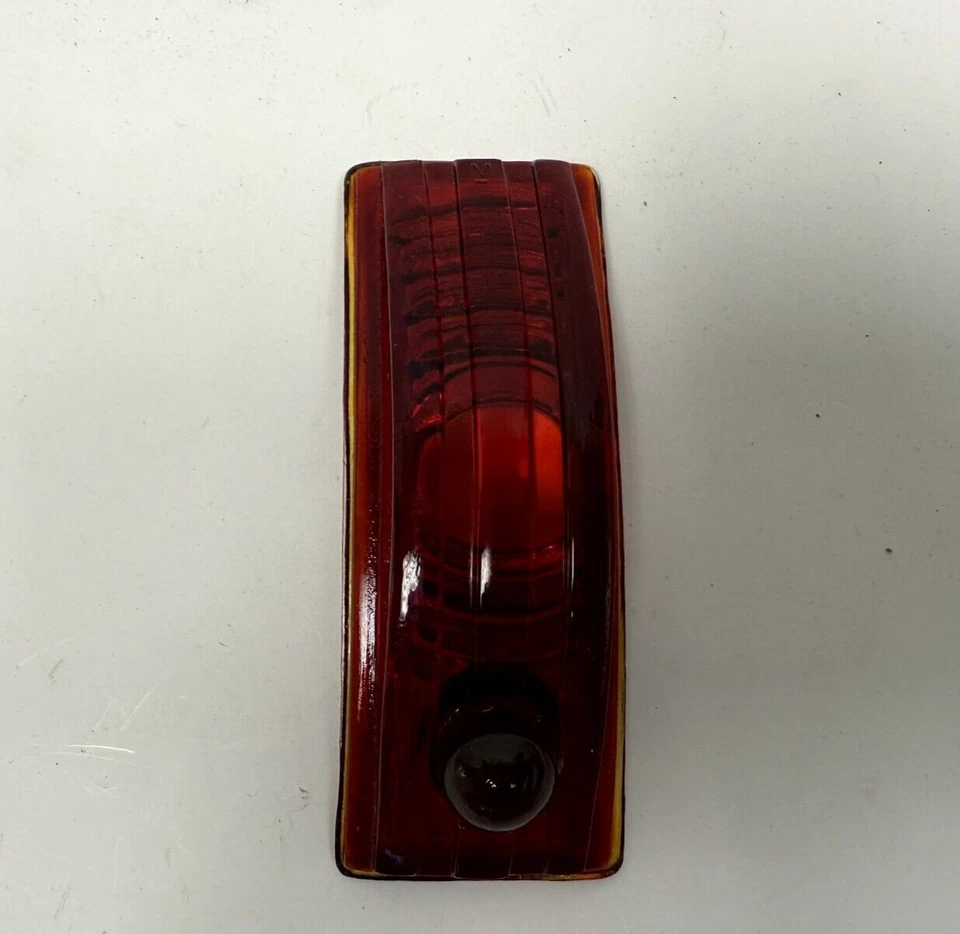 Luz trasera izquierda del lado del conductor Desoto S-7 1940 lente 856702 NOS. Foto 4 de 4
