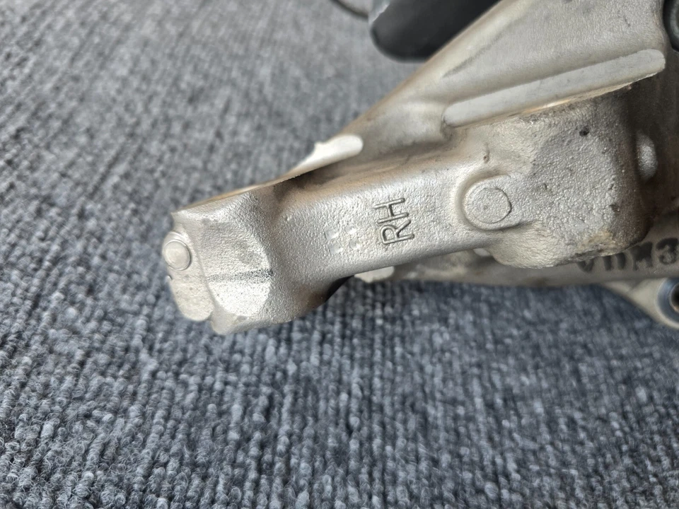 HYUNDAI TUCSON 22-25 SPINDLE KNUCKLE FRONT RIGHT PASSENGER AWD 51701-CW100 OEM - Image 2 of 4