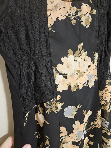 Maurices Womens Black Floral With Lace Flutter Sleeve Top Size Small - Picture 3 of 7