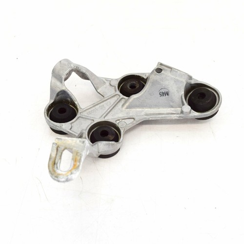 MERCEDES-BENZ C-KLASSE W205 2.0i 135 kW ABS-Pumpenhalterung A2054312240 2018