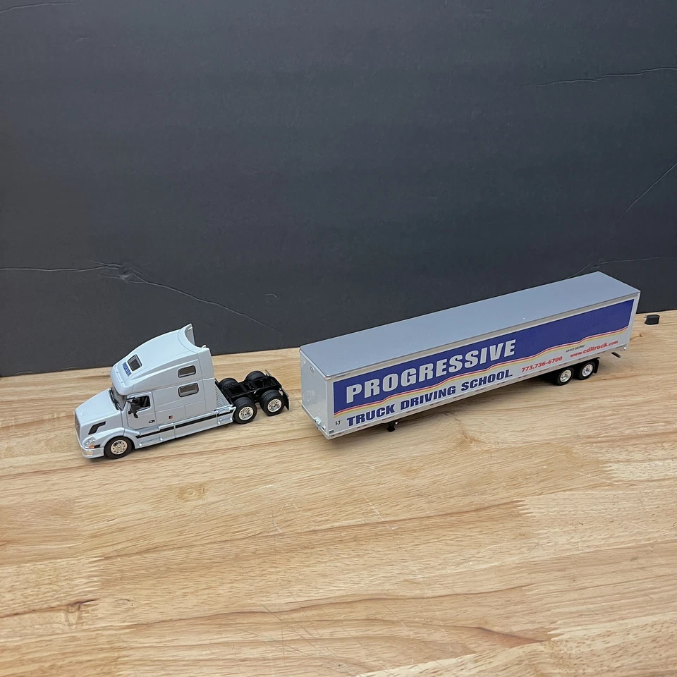 Tonkin Replicas - RARE Progressive Insurance Semi Driver School Model Truck - Image 3 of 4